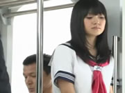 Siswa Manis Jepang Di Kereta Api